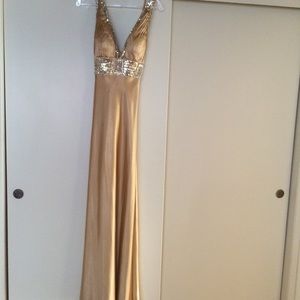 ✳️✳️ PRICE DROP✳️✳️ Gold prom dress